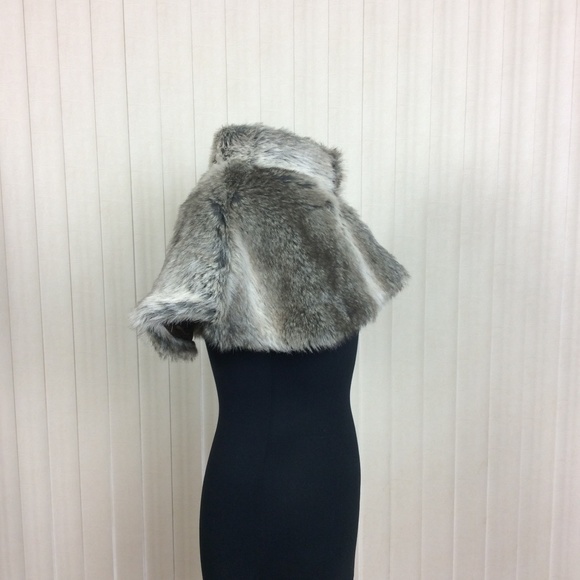 Rabbit Fur Cape - Picture 5 of 6